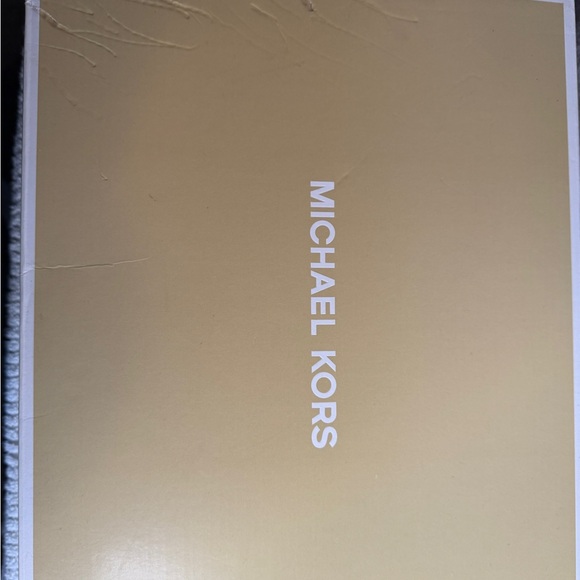 Brand new Guess black high heel - Picture 6 of 9